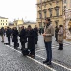 “Acies ordinata”. Manifestazione con la preghiera silenziosa a München. Tra i partecipanti Arciv. Carlo Maria Viganò