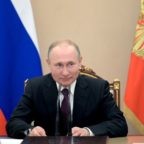 Putin vuole inserire la fede in Dio e il divieto di unioni omosessuali nella Costituzione russa