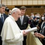 Papa Francesco invita a promuovere lo sviluppo