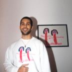 Mahmood aderisce alla campagna di beneficenza di YOOX contro bullismo e cyberbullismo. Il ricavato va al MOIGE e parte la bufera sui social