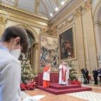 Papa Francesco: un Bambino è nato per noi