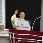 Papa Francesco invita a guardare all’umiltà della Madonna