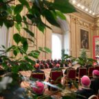Papa Francesco chiede alla Curia la testimonianza