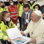 Papa Francesco: le armi non risolvono i problemi