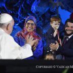 Alle famiglie il papa indica cinque passi