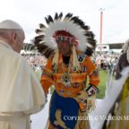 Papa Francesco chiede perdono agli Indiani