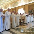 Papa Francesco: la contemplazione si realizza con la testimonianza