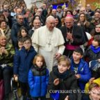 Papa Francesco: la Parola di Dio è indispensabile nella vita