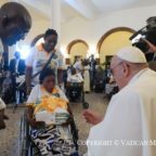 Papa Francesco: il Signore va cercato nei poveri