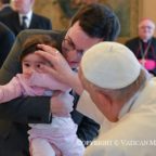 Papa Francesco: dignità sul lavoro ed accoglienza pilastri della società civile