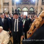 Papa Francesco: una Chiesa che parli il linguaggio della carità