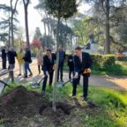 A Roma alberi per Heydar Aliyev. Nel Caucaso realtà di nuovo genocidio, complice l’Italia